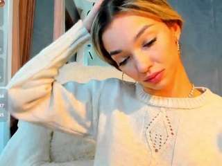 sassyt33n's CamSoda show and profile