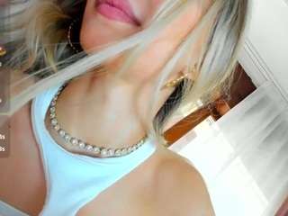 sassyt33n live cam profile