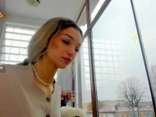 sassyt33n live cam profile