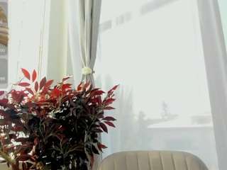 sassyt33n live webcam show