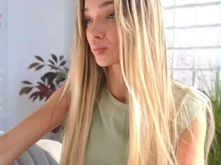 sassyt33n Live Webcam on CamSoda