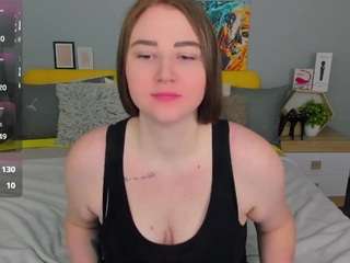 lillyloan4u's CamSoda show and profile