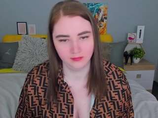 lillyloan4u's CamSoda show and profile