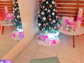 meganslaves's CamSoda show and profile