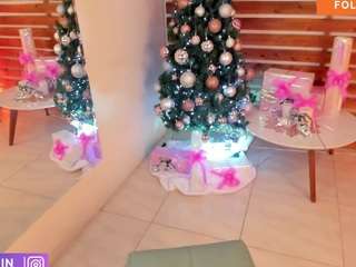 Live webcam model meganslaves on Soda Cams