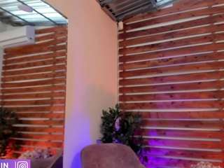 meganslaves's CamSoda show and profile