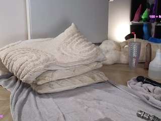 HayleeX live webcam show
