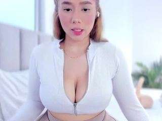 foxy-boobs