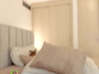 foxy-boobs from CamSoda is Freechat