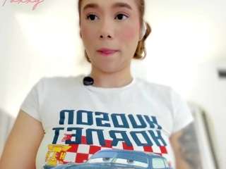 foxy-boobs webcam model