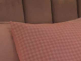 Live webcam model foxy-boobs on Soda Cams