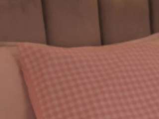 Live webcam model foxy-boobs on Soda Cams