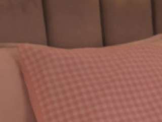 Live webcam model foxy-boobs on Soda Cams