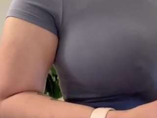 foxy-boobs