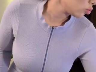 foxy-boobs