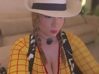 foxy-boobs