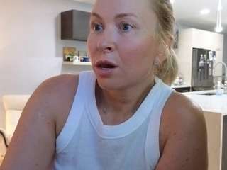 mikagray Live Webcam on CamSoda