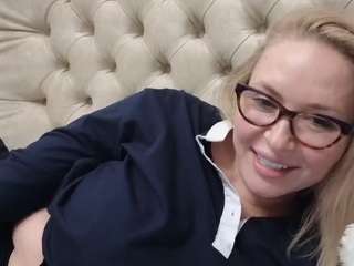 Live webcam model mikagray on Soda Cams