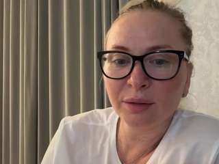 mikagray Live Webcam on CamSoda