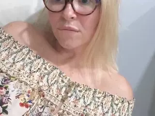 Mikagray's Live Sex Cam Show