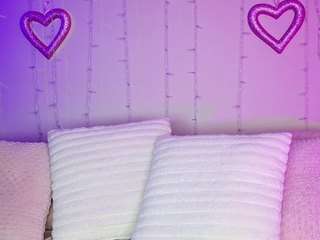 Live webcam model kamrynmarie on Soda Cams