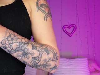 Live webcam model kamrynmarie on Soda Cams