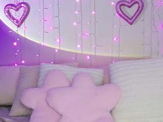 Live webcam model kamrynmarie on Soda Cams