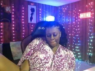 purplequeen888 from CamSoda is Freechat