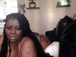 Live webcam model purplequeen888 on Soda Cams