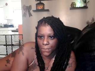 Live webcam model purplequeen888 on Soda Cams