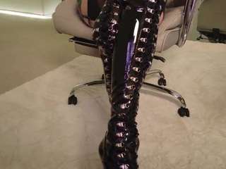 le modèle astarta est en webcam porno dans un show sur le site camsoda, il possède les tags suivants: athletic,skinny,natural,nature,naughty,no smoking,nylon,pussy,red hair,sexy,solo,bedroom,squirt,squirter,stockings,teen 18,toys,upskirt,wet,white