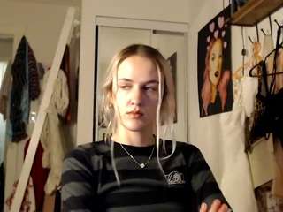 softest-girl Live Webcam on CamSoda