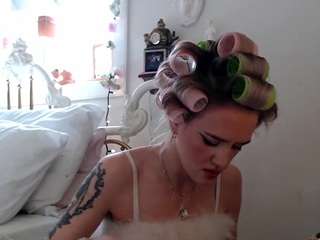 softest-girl's CamSoda show and profile