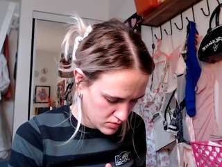 softest-girl live cam profile