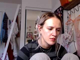 softest-girl live cam profile