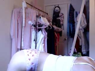 softest-girl live cam profile