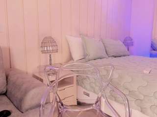 Live webcam model madymonroe on Soda Cams