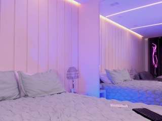 madymonroe from CamSoda