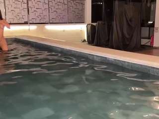 Live webcam model madymonroe on Soda Cams