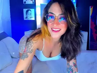 MadeleineMorales's Live Sex Cam Show