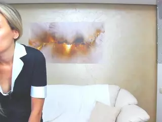 chrystalmills's Live Sex Cam Show