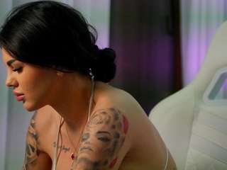 perfectt33n's CamSoda show and profile