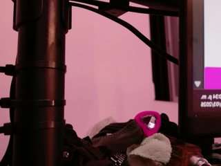 YourbabyKylie live cam