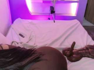 YourbabyKylie live cam