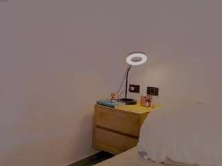 alice-fox Live Webcam on CamSoda