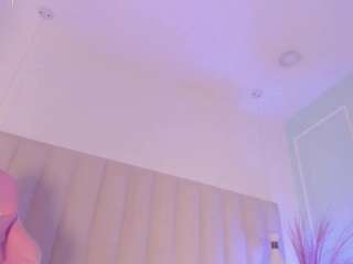 Live webcam model kiimthompson on Soda Cams