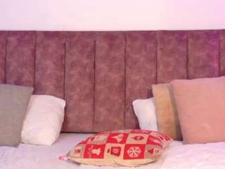 CheneellLorens live webcam show