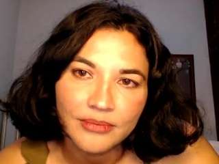 kleinmilanxxx, female webcam model,  years old, on live webcam