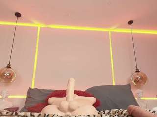 Live webcam model saamytits on Soda Cams