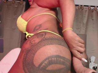 Live webcam model saamytits on Soda Cams